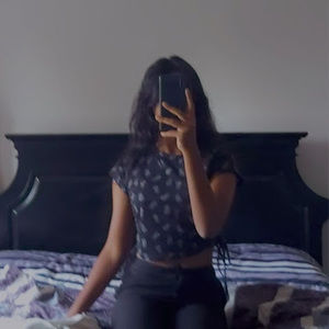 Meet your Posher, Lasari